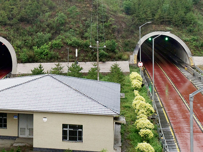 张承高速公路小三岔口隧道