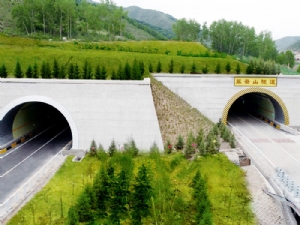 延崇高速延伸线翠云山隧道