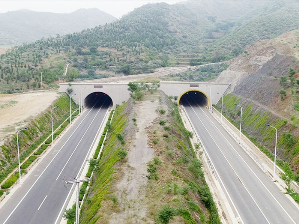 石家庄市鹿泉台头村至井陉北良都新建道路东庄隧道