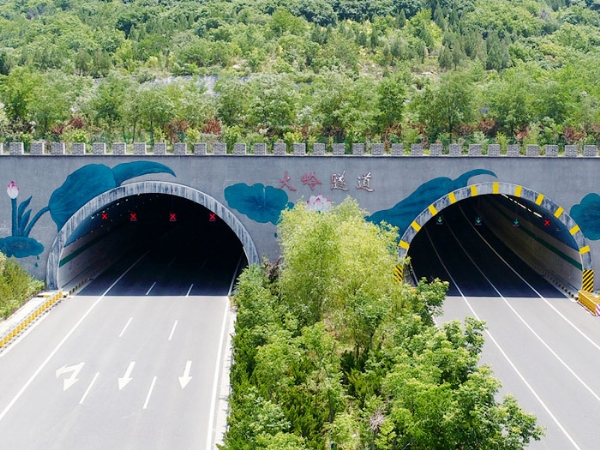 济南绕城高速连接线-双向八车道大岭隧道