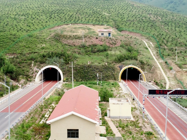 张承高速承德段三道泉子隧道